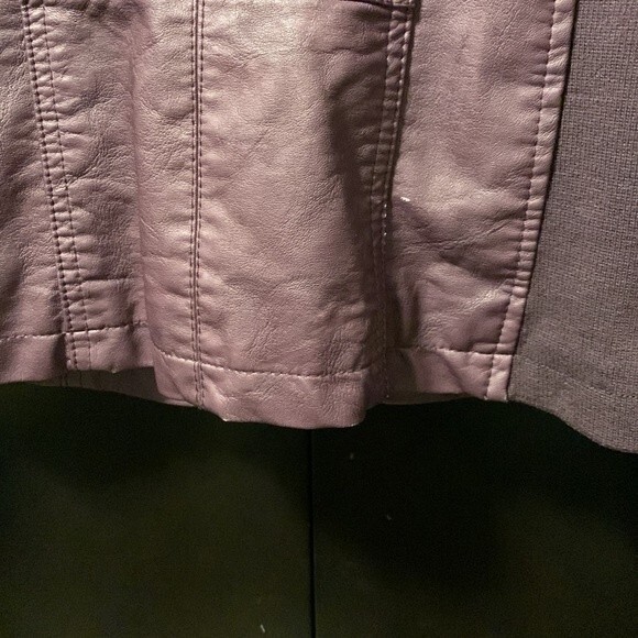 MAURICE’S WOMEN FAUX LEATHER JACKET—brown/burgundy purple color size M‎ - Picture 5 of 9